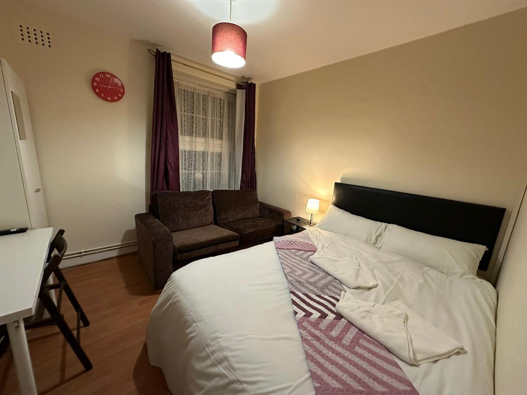 In Tower Bridge Minutes Walk From Bethnal Green, Free Wifi * Londra