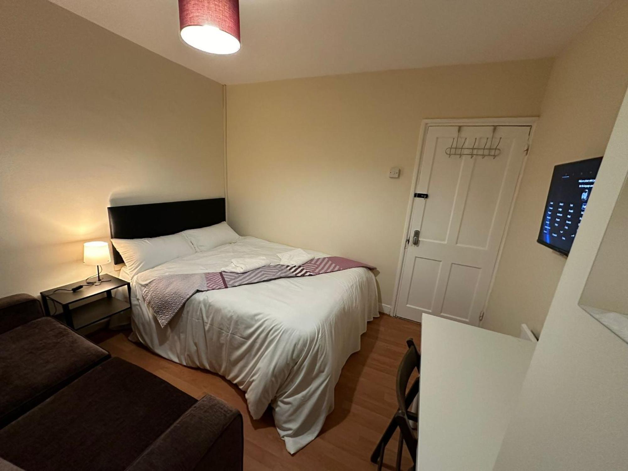 In Tower Bridge Minutes Walk From Bethnal Green, Free Wifi Appartamento